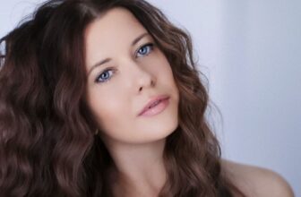 How Do You Achieve a Flawless Makeup Look?